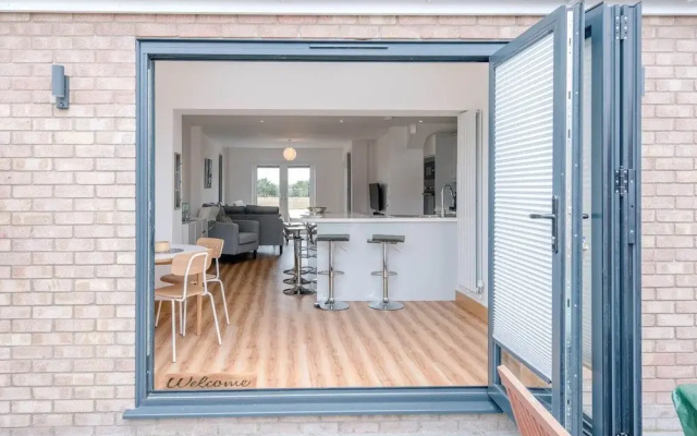 4 Sea View Walk, Pakefield