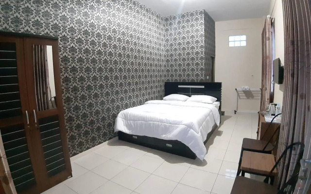 Soreang Hotel by ZUZU