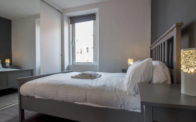 Duplex, 1BR Apartment, Sleeps 4, Newhaven Harbour