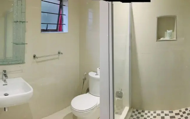 Al Hamra Hotel