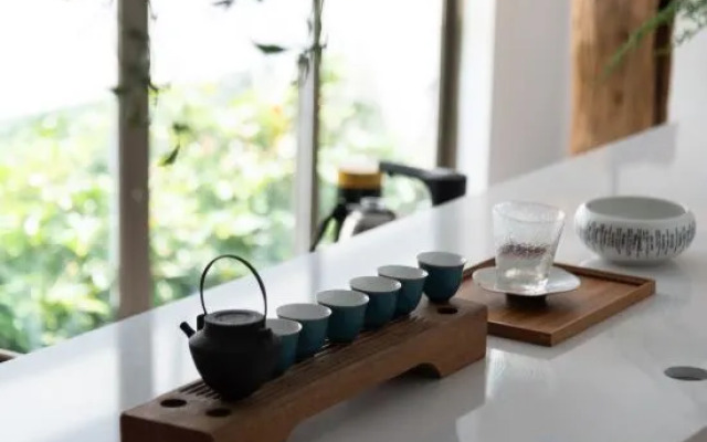 Jinghu Greater Bay Area Renwen Hotel