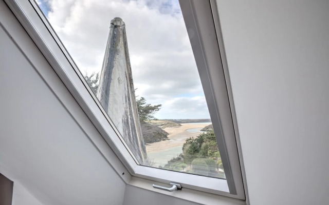 The Tower, 5 Corisande Manor