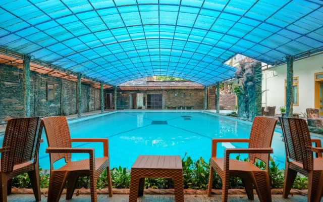 Hotel Savitri Country
