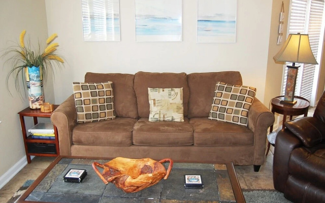 Colony Club M5 condo