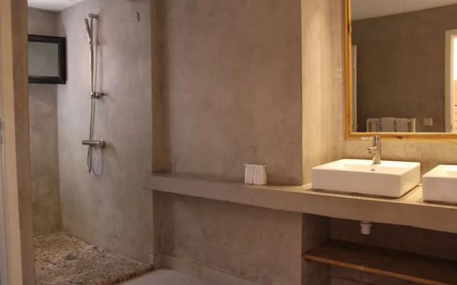 Le Saly Hotel
