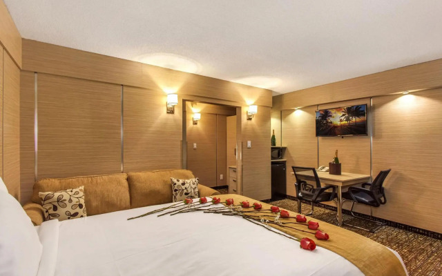 Ocean Beach Palace Hotel and Suites