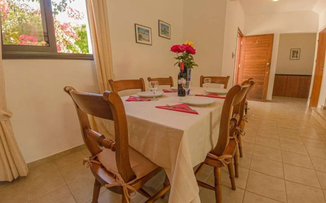 Aura Holiday Villas