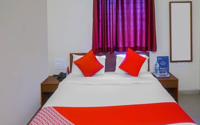 OYO 11551 Hotel Pioneer 2