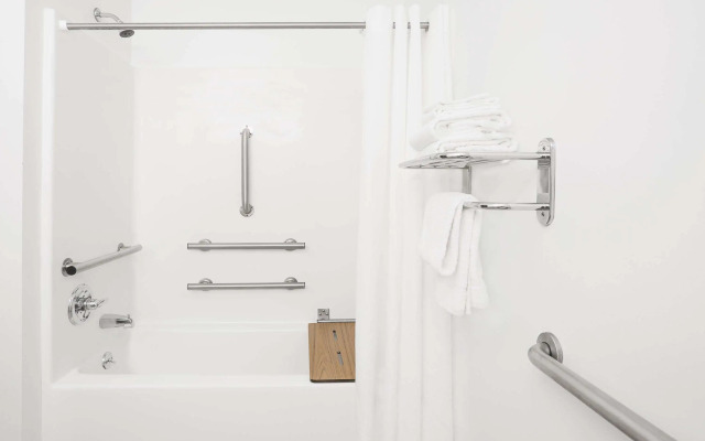 Beckley East Microtel Inn / Suites