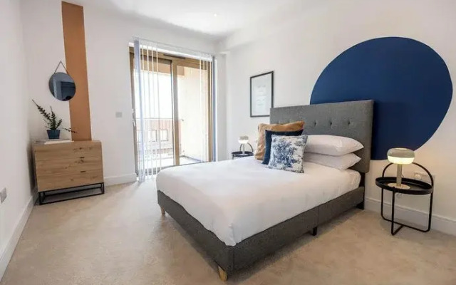 Modern Apts with Balcony in Mitcham