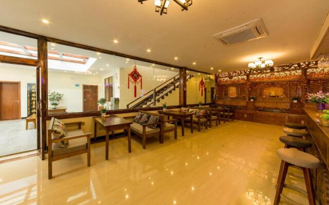 Shangri-La Lamtin Youth Hostel