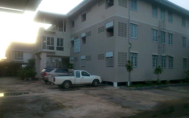 Zwahotel Amnatcharoen