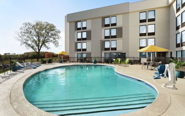 Hampton Inn Kansas City-Airport