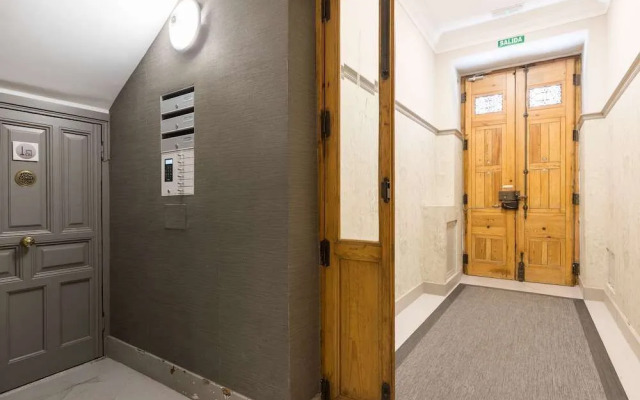 Feelathome Madrid Suites Apartments