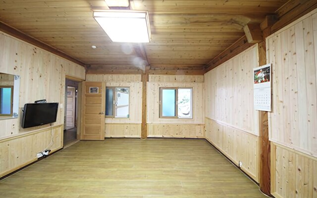 Suncheonman Doyobird Lodge Pension