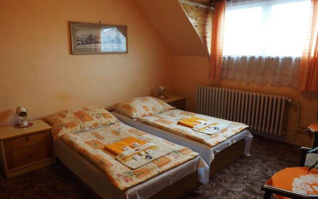 Hotel Avion