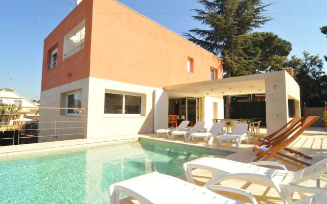 HomeHolidaysRentals Moai - Costa Barcelona