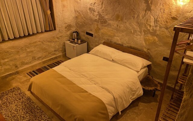 Ceran Stone House