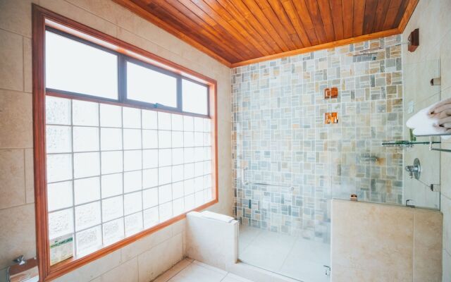 Hotel Ficus Sunset Suites