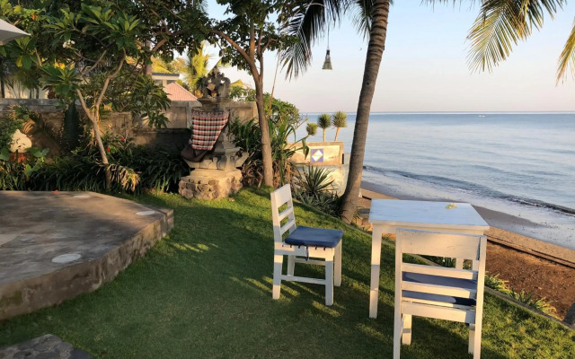 Air Sanih Beach Villa