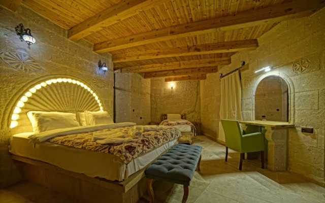 Zeus Cave Suites