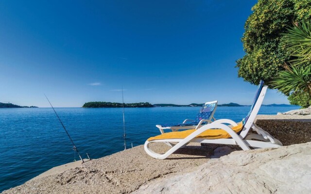 Stunning Home in Dubrovnik With Wifi and 2 Bedrooms
