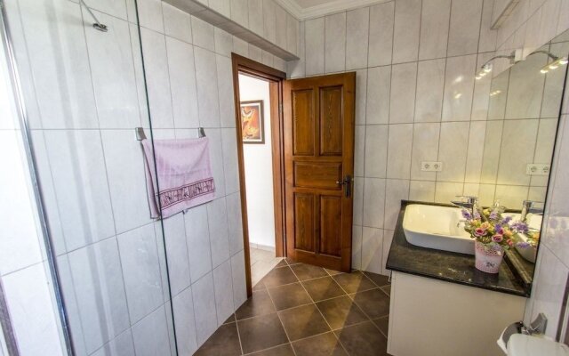 Villa Sierra by Villamnet