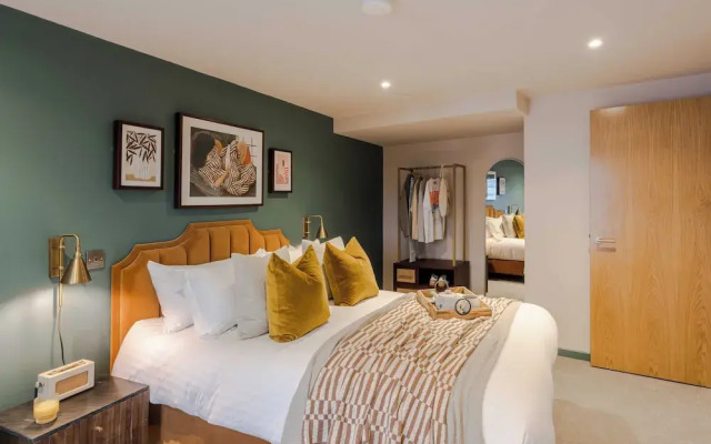 Waterside Living I Luxe Apartments