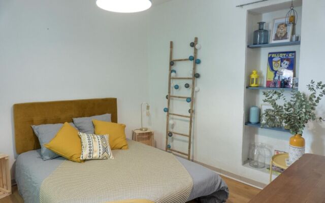 La Moutarde Cosy And clean