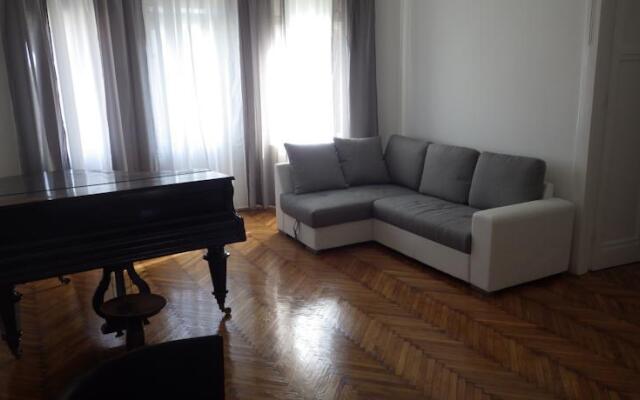 RS6 Apartment