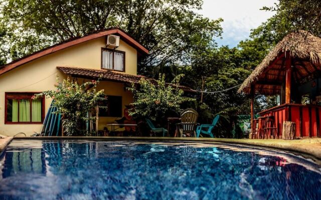 Tamarindo Backpackers