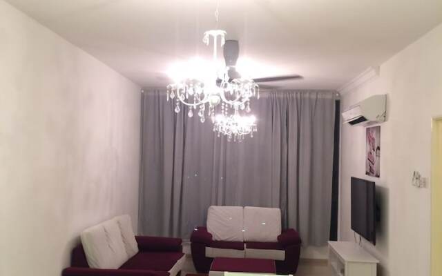 Lawang Suite 2 Bedroom Corner Apartment
