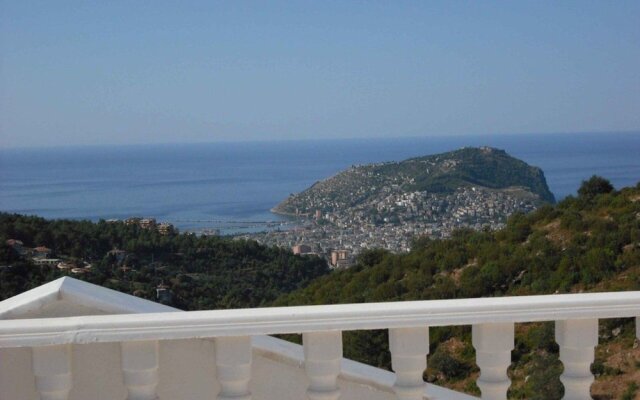 Villa in Alanya With Breathtaking Views 1022