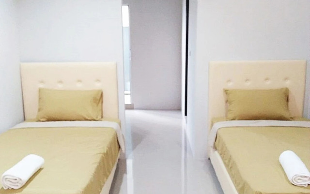 The Rooftop Residence Hostel