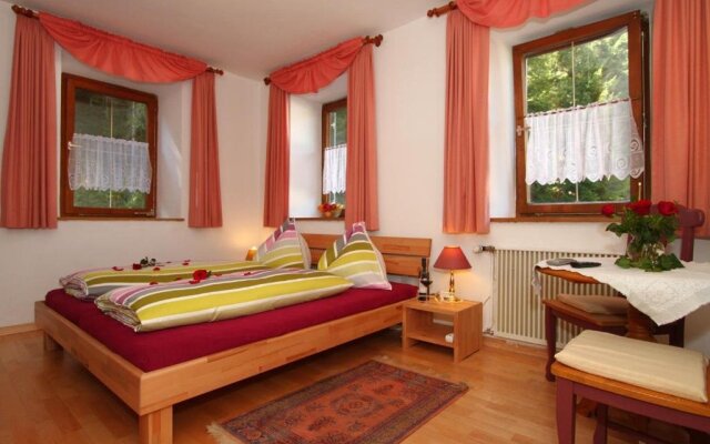 Gasthof St. Adolari