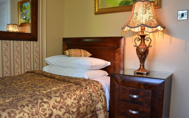 Riverside Inn