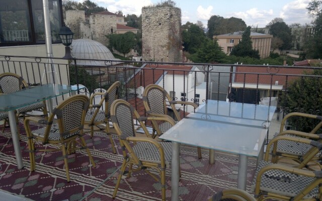 Emre Hotel