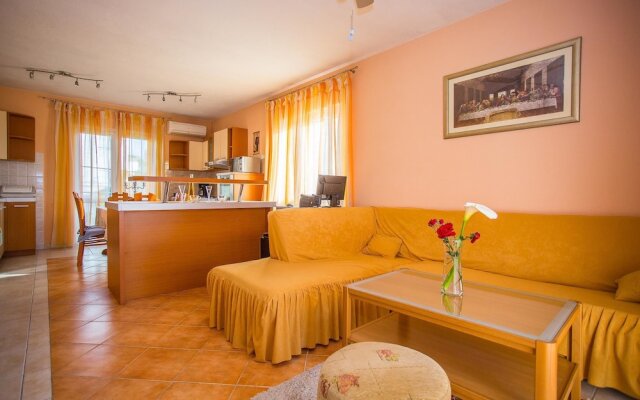 Apartment Zoki i Goga / Two Bedroom