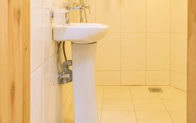 Tooro Fairway Hotel