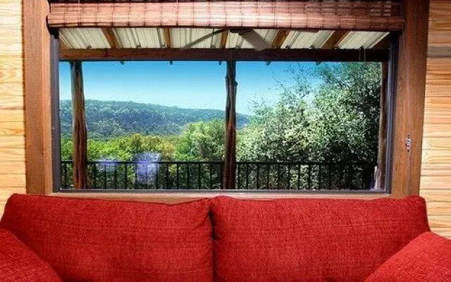 Hideout on the Horseshoe