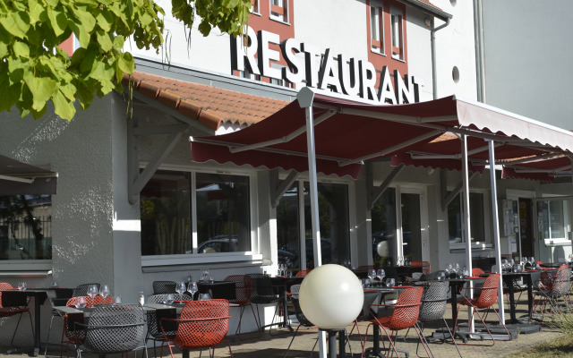 Logis Cris Hôtel et Restaurant - Lyon Sud-Est