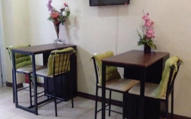 Wjv Inn Marigondon