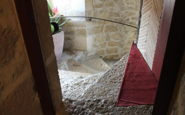 Logis Hotels  Auberge De La Tour   Hôtel Et Restaurant