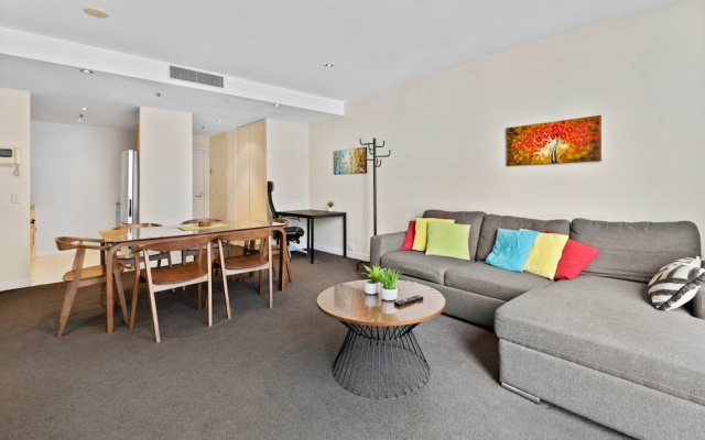 Spacious Melbourne CBD 2-bed Close to Everything – Guest Rooms – Melbourne