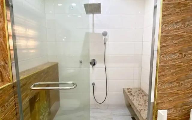 UrbanEdge Hotel