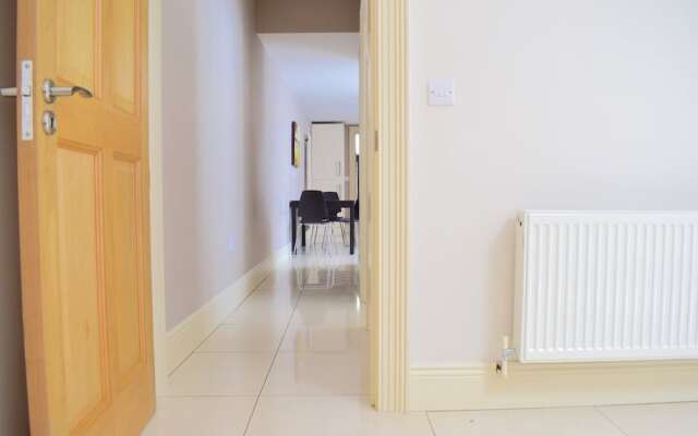 5 Bedroom House On Grand Canal