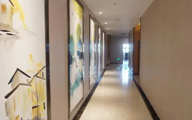 Yanzhou Renyue Hotel