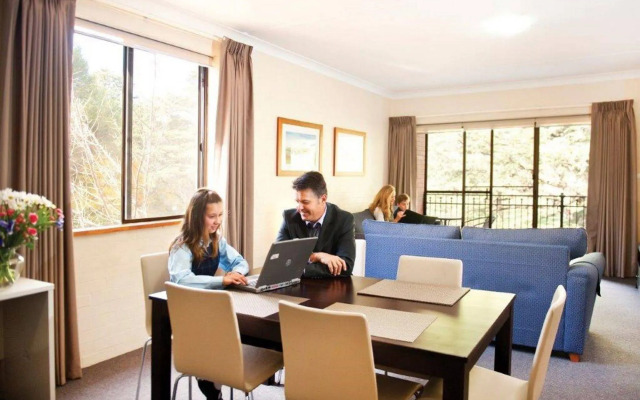 Oxley Court Serviced Apartments