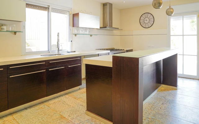 YalaRent Olive Tree Villa with Private Pool