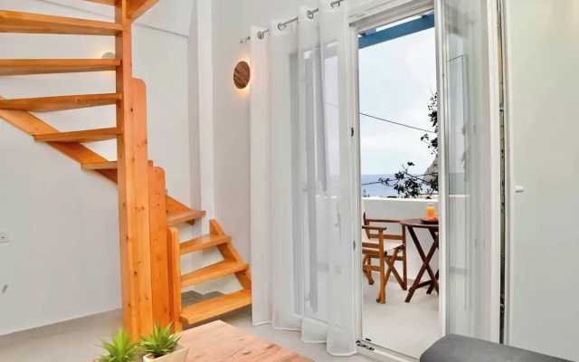 Serenite 2 Bd Santorini Getaway with Sea View
